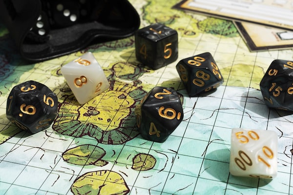 Tabletop-RPG-dice-set-on-map.jpg